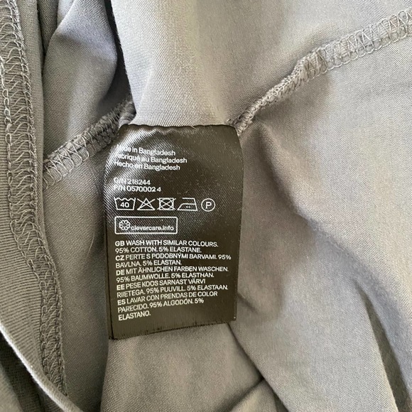 H&M Slim Fit Grey Cotton Spandex T-shirt - Picture 5 of 6